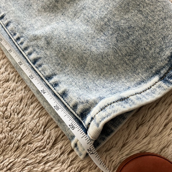 Grace & Lace size 4 Premium high waisted, distressed light wash Mom jeans - Picture 8 of 11